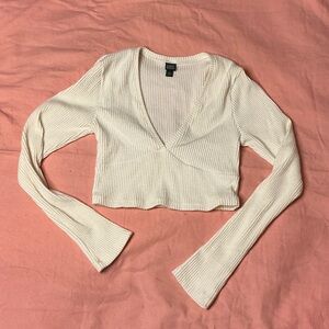 Wild Fable Off-White Ribbed V-Neck Crop Top